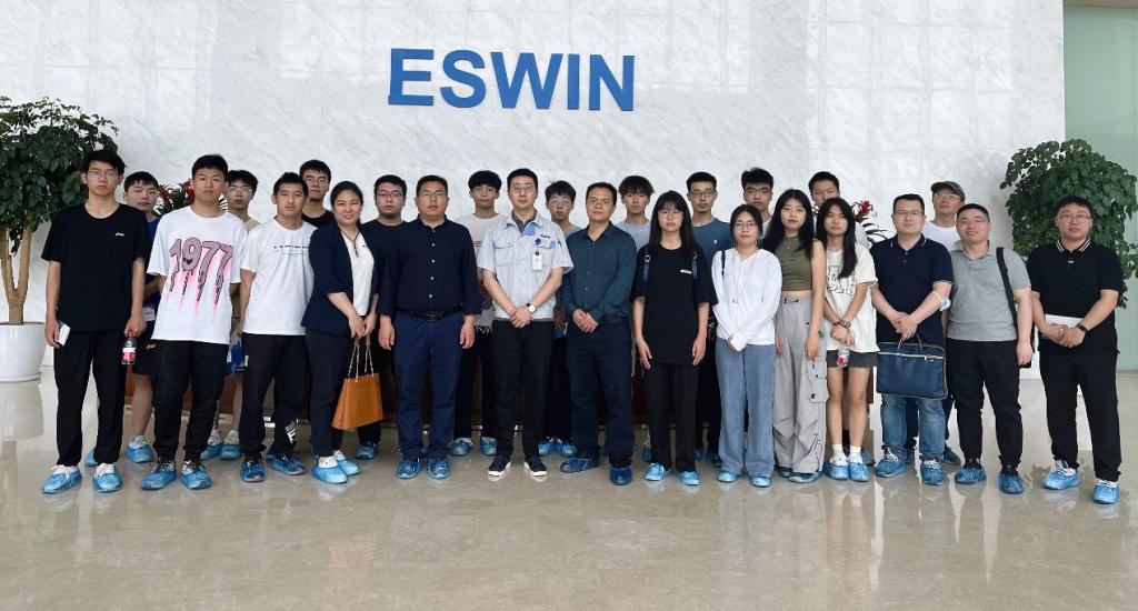 我院组织师生赴奕斯伟硅产业基地参观学习